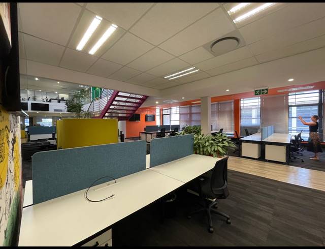 2,095M² OFFICE TO LET IN BRYANSTON